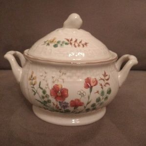 SOLD - Mikasa Margaux Fine Ivory Sugar Bowl w/Lid